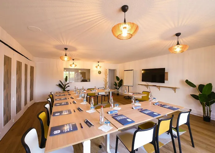 Kyriad Villeneuve Saint Georges - Hotel Renove